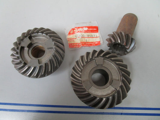 *NEW OEM* 0720 Suzuki 50hp Pinion Gear Set 57300-95871
