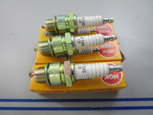 NEW (LOT OF 3) BP7HS-10 NGK Spark Plug 0810
