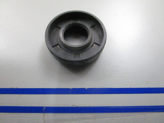*NEW OEM* 0810 OMC Johnson Evinrude Oil Seal 336493 0336493