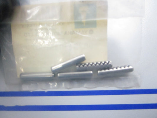 *NEW OEM* (LOT OF 5) 0810 Yamaha Spring Pin 90254-04M00