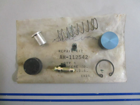 *NEW OEM* 0820 John Deere Brake Cylinder Repair Kit AH112542