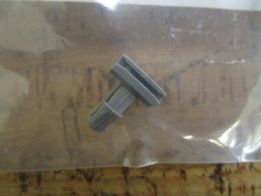 *NEW OEM* 0810 OMC Johnson Evinrude Mounting Clip 3011292