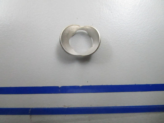 *NEW OEM* 0810 OMC Johnson Evinrude Retainer 302420 0302420