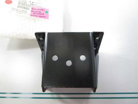NEW OEM 32190-0639 Kawasaki Engine Bracket 0810