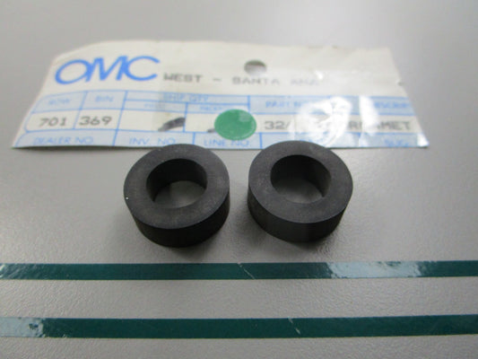 NEW OEM (LOT OF 2) 326130 0326130 OMC Johnson Evinrude Grommet 0810