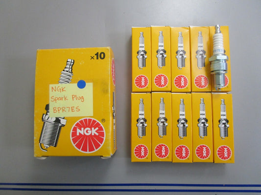 *NEW* (LOT OF 10) 0820 NGK Spark Plug BPR7ES