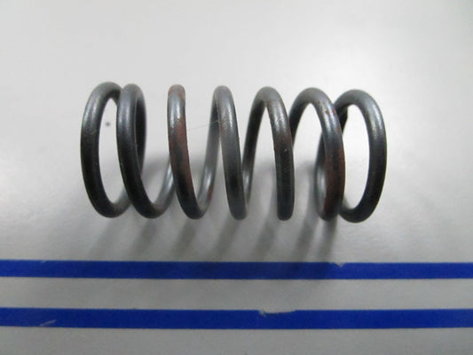 *NEW OEM* 0810 Tecumseh Valve Spring 27881