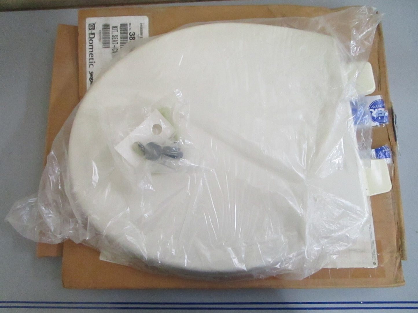 *NEW* 0820 Dometic Bone-White Seat Cover Ay 385343831