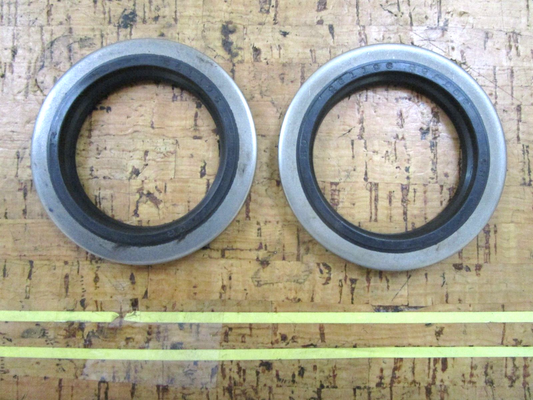 *NEW OEM* (LOT OF 2) 0750 OMC Johnson Evinrude OIL SEAL 981196 0981196