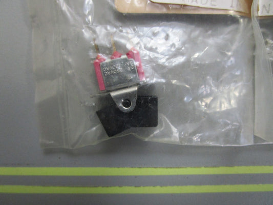 *NEW OEM* 0810 Volvo Penta Switch 853311-9