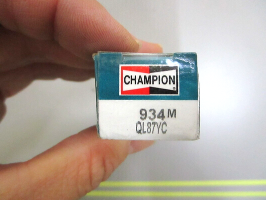 *NEW* 0750 Champion SPARK PLUG 934M