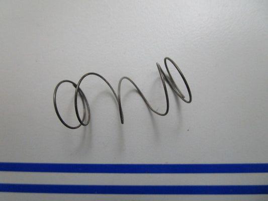 *NEW OEM* 0770 OMC Johnson Evinrude Spring 305199 0305199