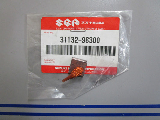 *NEW OEM* 0810 Suzuki Brush 31132-96300