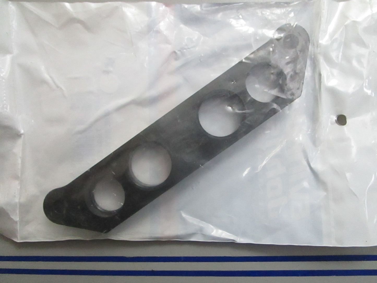 *NEW OEM* 0820 OMC Johnson Evinrude Valve Body 321693 0321693