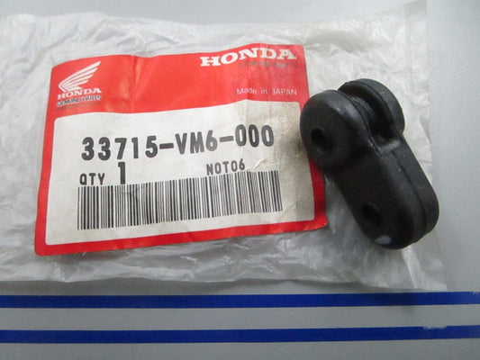 *NEW OEM* 0810 Honda Rubber 33715-VM6-000