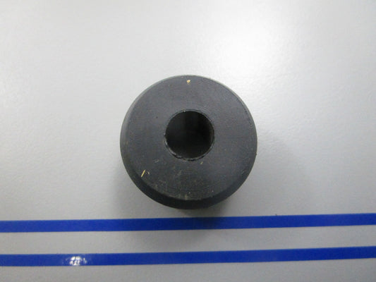 NEW OEM 316354 0316354 OMC Johnson Evinrude Grommet 0810