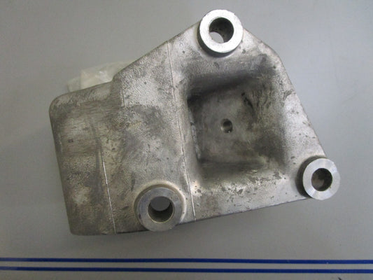 *NEW OEM* 0820 Volvo Penta Engine Bracket 831973