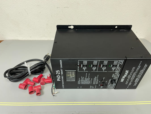 *NEW OEM* 0720 Newmar 30 DC Amperes PHD-25 Battery Charger 445-0250-0