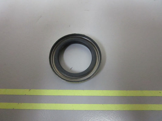 *NEW OEM* 0720 OMC Johnson Evinrude Oil Retainer 321466 0321466