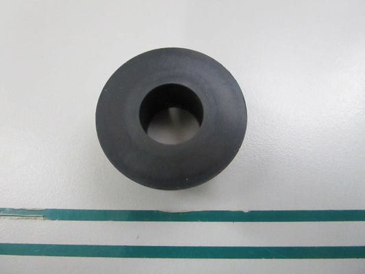 NEW OEM 3042401 Cummins Grommet Seal 0810