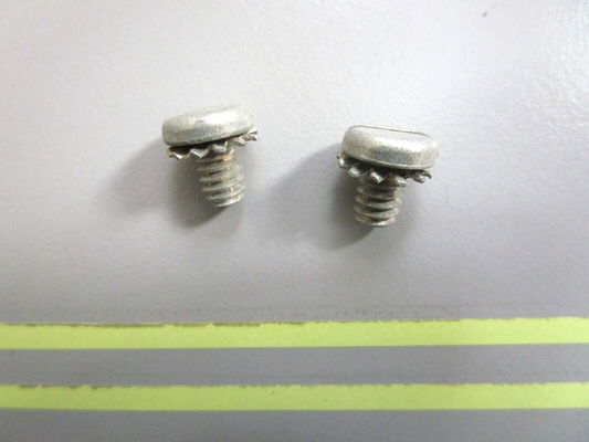 *NEW OEM* (LOT OF 2) 0750 OMC Johnson Evinrude SCREW 509681 0509681