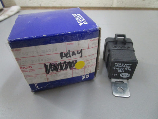 *NEW OEM* 0810 Volvo Penta Relay 3854138