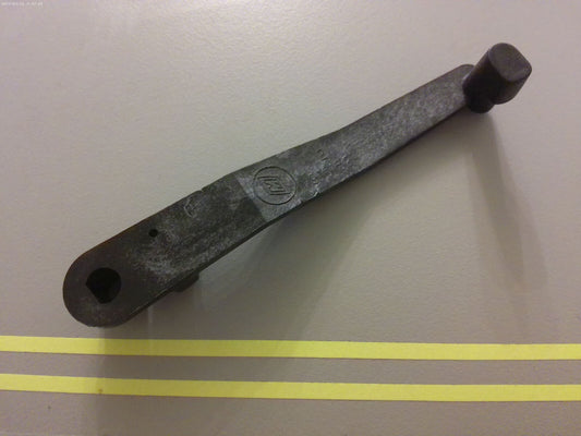 *NEW OEM* 0810 OMC Johnson Evinrude Arm 910152 0910152