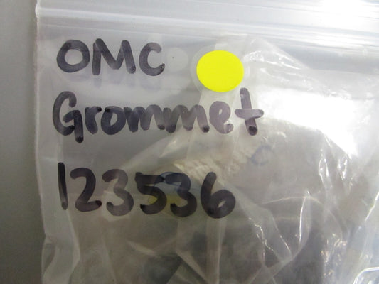 *NEW OEM* (LOT OF 2) 0810 OMC Johnson Evinrude Grommet 123536 0123536