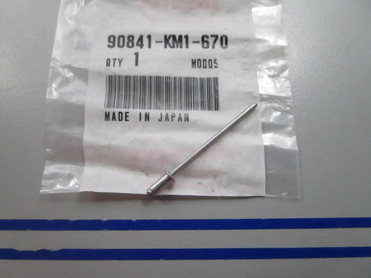 NEW OEM 90841-KM1-670 Honda Plate Rivet 0810