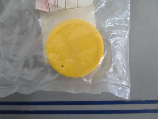 *NEW OEM* 0820 Volvo Penta Cap 3858079