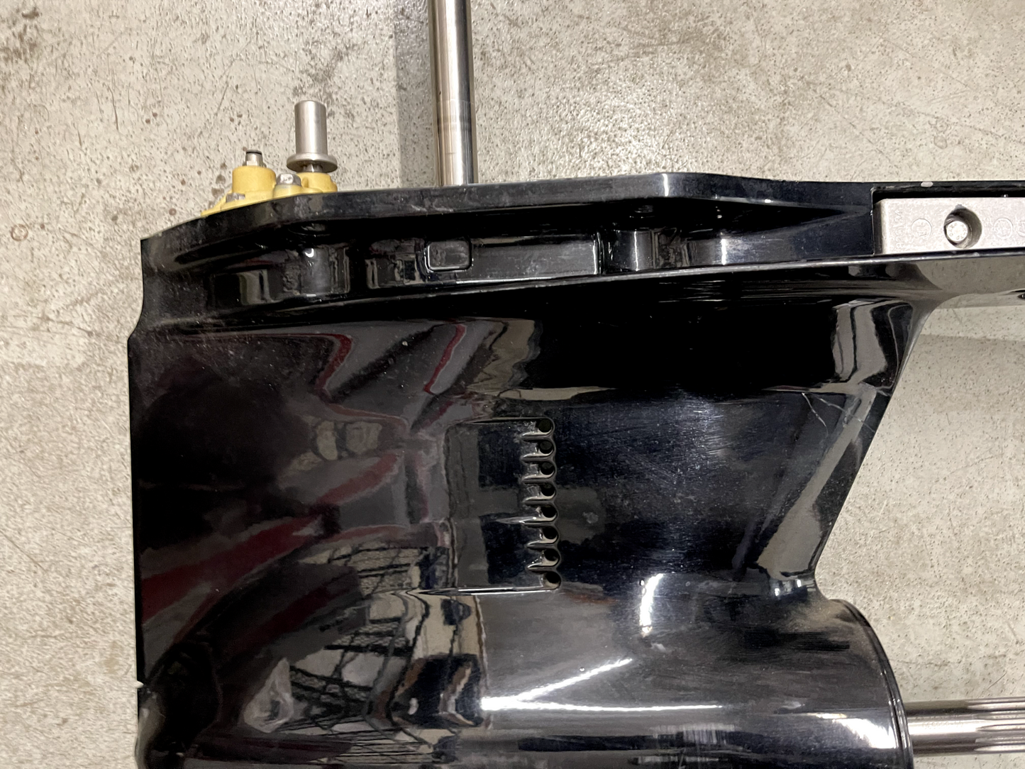 *6 MONTH WARRANTY* *NEW OEM* Mercury Lower Unit Optimax 20" Shaft 1.75 Ratio