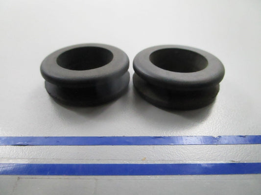 *NEW OEM* (LOT OF 2) 0810 OMC Johnson Evinrude Grommet 317105 0317105