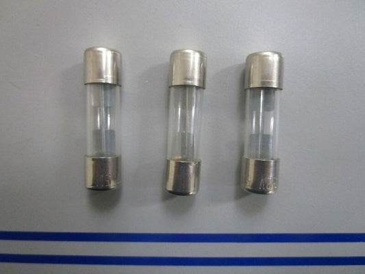 *NEW OEM* (LOT OF 3) 0770 Volvo Penta Fuse 851120