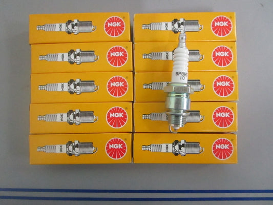 *NEW OEM* (LOT OF 10) 0820 NGK Spark Plug BP8HS-10