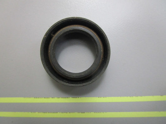 *NEW OEM* 0810 OMC Johnson Evinrude Oil Seal 312389 0312389