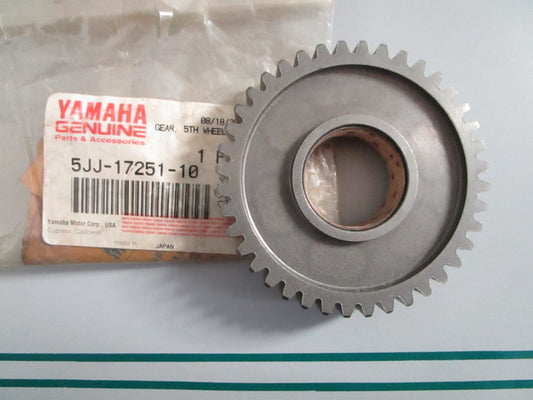 NEW OEM 5JJ-17251-10-00 Yamaha 5th Wheel Gear 0820