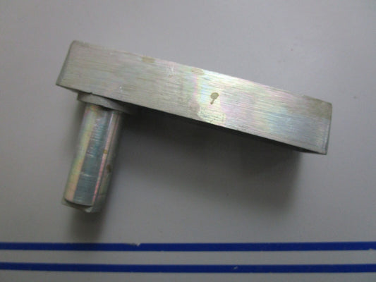 *NEW OEM* 0820 OMC Johnson Evinrude Latch Handle 330647 0330647