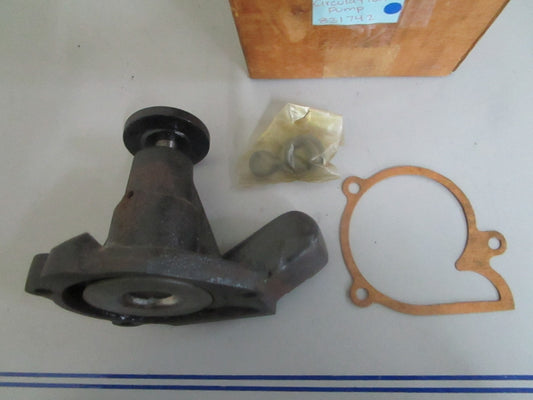 *NEW OEM* 0820 Volvo Penta Circulation Pump 831742