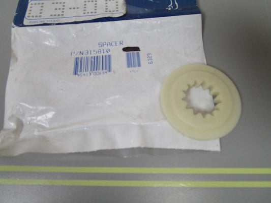 *NEW OEM* 0810 OMC Johnson Evinrude Spacer 315810 0315810