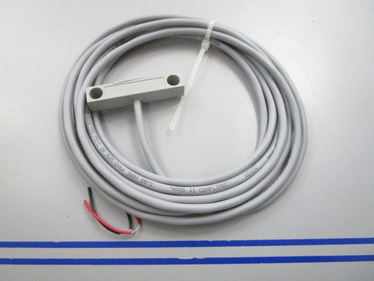 NEW OEM 112-1N-08J Edwards Signaling Non-Contact Interlock/Position Switch 0810