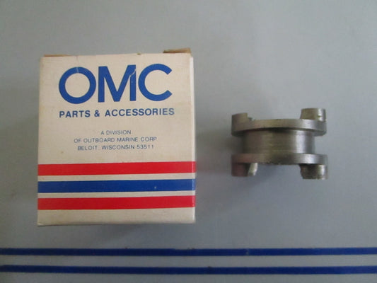 *NEW OEM* 0820 OMC Johnson Evinrude Clutch Dog 325013 0325013