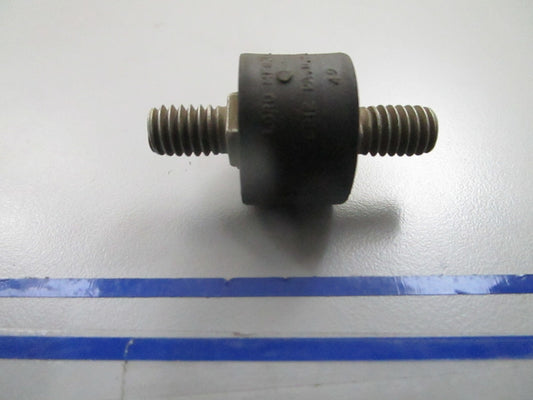 *NEW OEM* 0810 OMC Johnson Evinrude Rubber Mount 379061 0379061