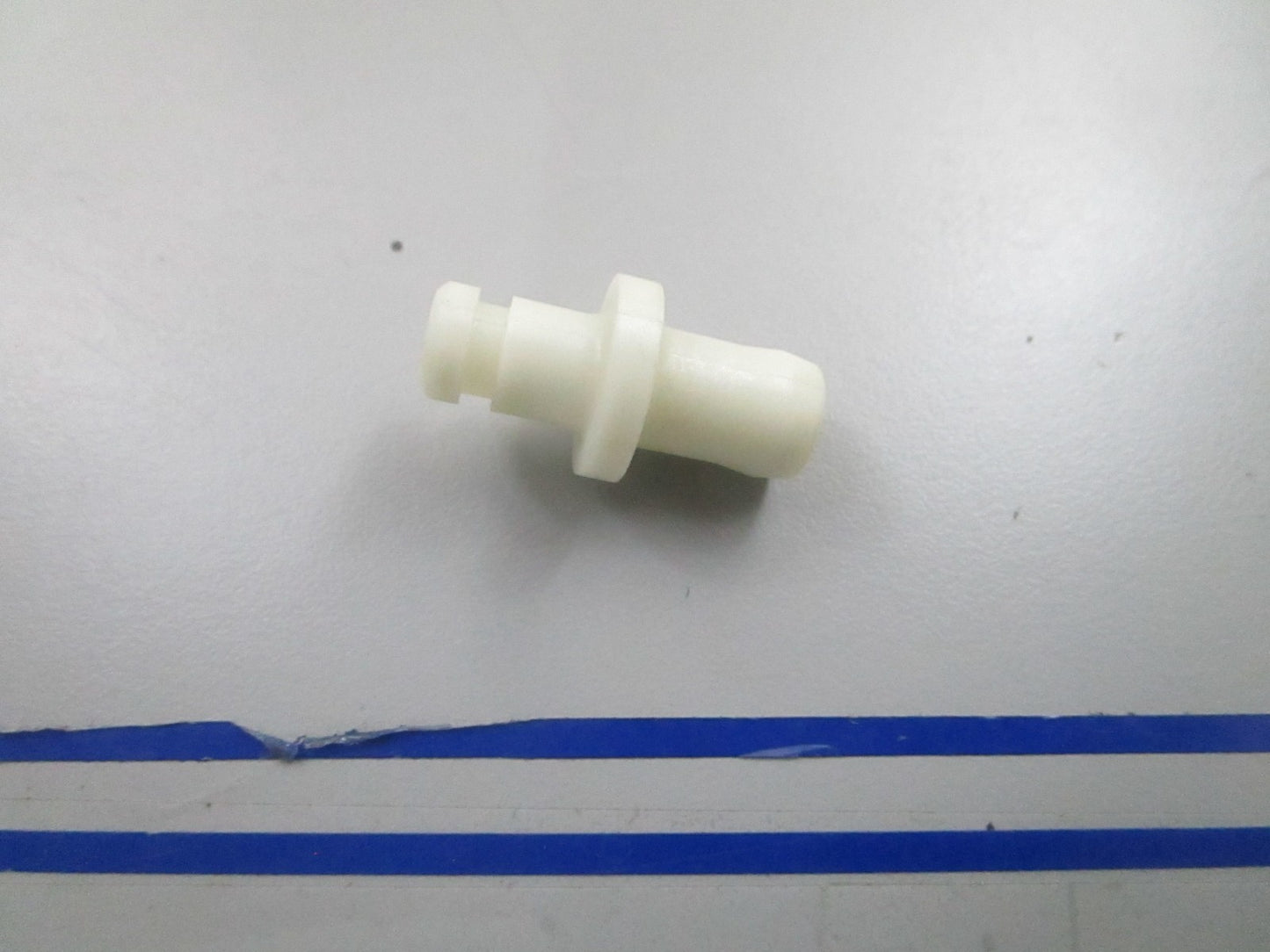 *NEW OEM* 0810 OMC Johnson Evinrude Nipple 335234 0335234