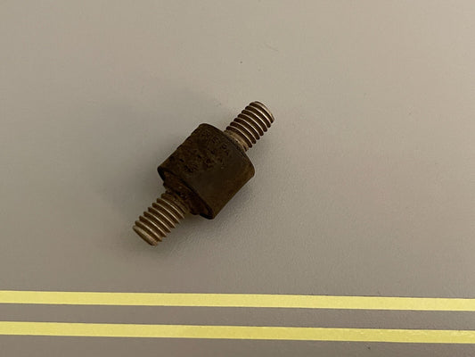 *NEW OEM* 0810 OMC Johnson Evinrude Rubber Mount 377582 0377582