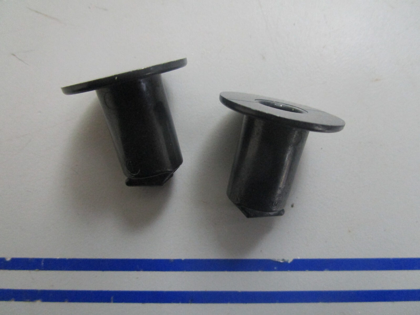 *NEW OEM* (LOT OF 2) 0720 OMC Johnson Evinrude Drain Nozzle 336217 0336217