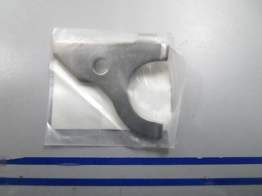 *NEW OEM* 0810 Tohatsu Holding Plate 3Y9-10302-0 3Y9103020