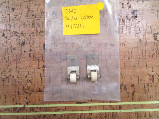 *NEW OEM* (LOT OF 2) 0750 OMC Johnson Evinrude ROLLER LATCH 975211 0975211