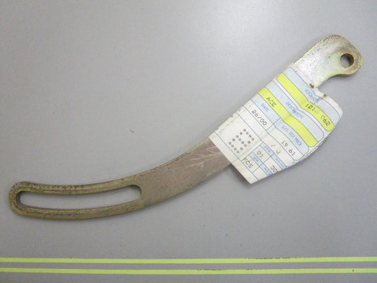 *NEW OEM* 0820 OMC Johnson Evinrude Pump Bracket 910439 0910439