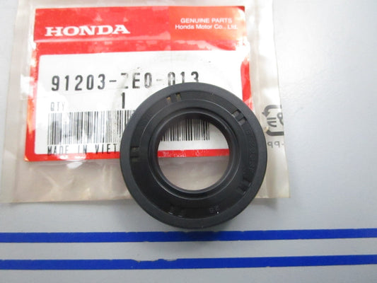 NEW OEM 91203-ZE0-013 Honda Oil Seal 0810