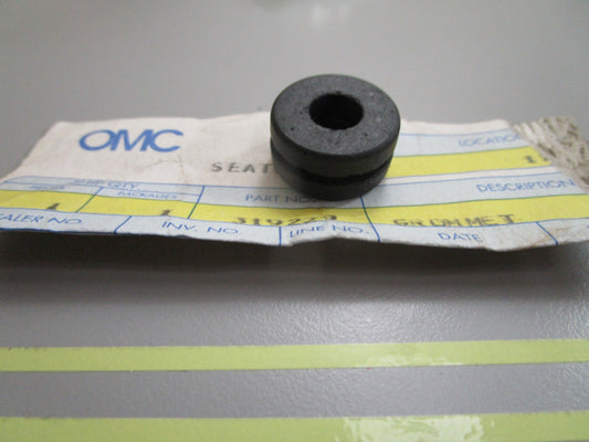 *NEW OEM* 0810 OMC Johnson Evinrude Grommet 319229 0319229